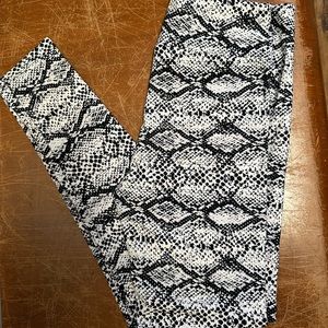 lularoe snake skin leggings